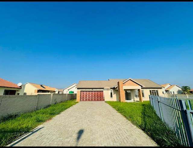 3 BEDROOM COMPLEX FOR SALE IN WATERKLOOF